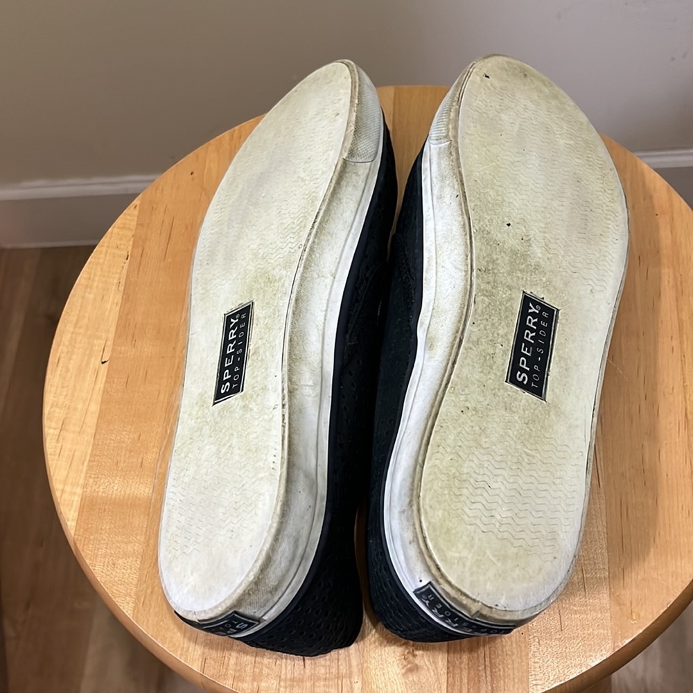 Sperry women’s black leather open weave top-sliders. Size 9.5 M - Picture 6 of 6
